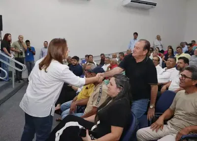 Prefeita de Campo Grande prioriza salários e promete mutirão contra buracos
