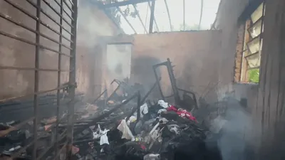 Incêndio destrói casa desocupada na Vila Olinda, em Campo Grande