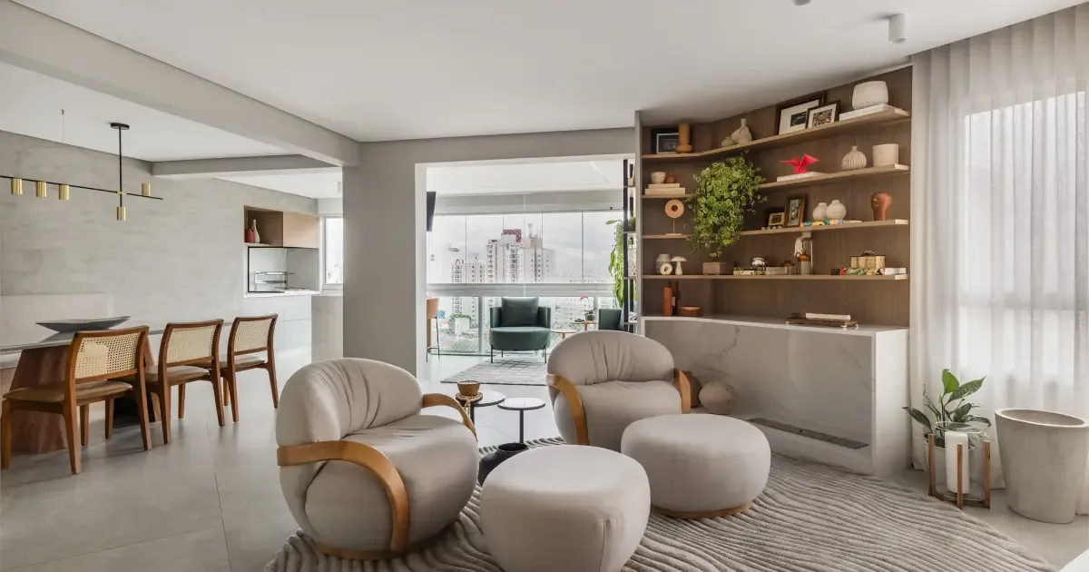 Apartamento de 145 m² aposta em integração, marcenaria e espaços flexíveis