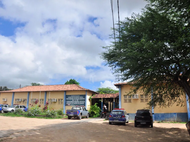 Mulher de 49 anos é presa após suspeita de queimar companheiro em Caruaru
