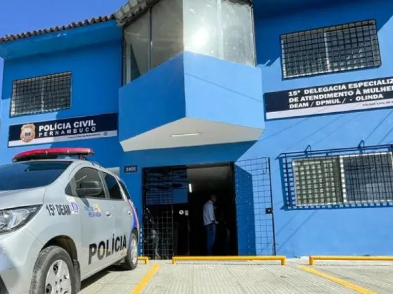 Homem é preso em Olinda após tentar beijar vizinha à força
