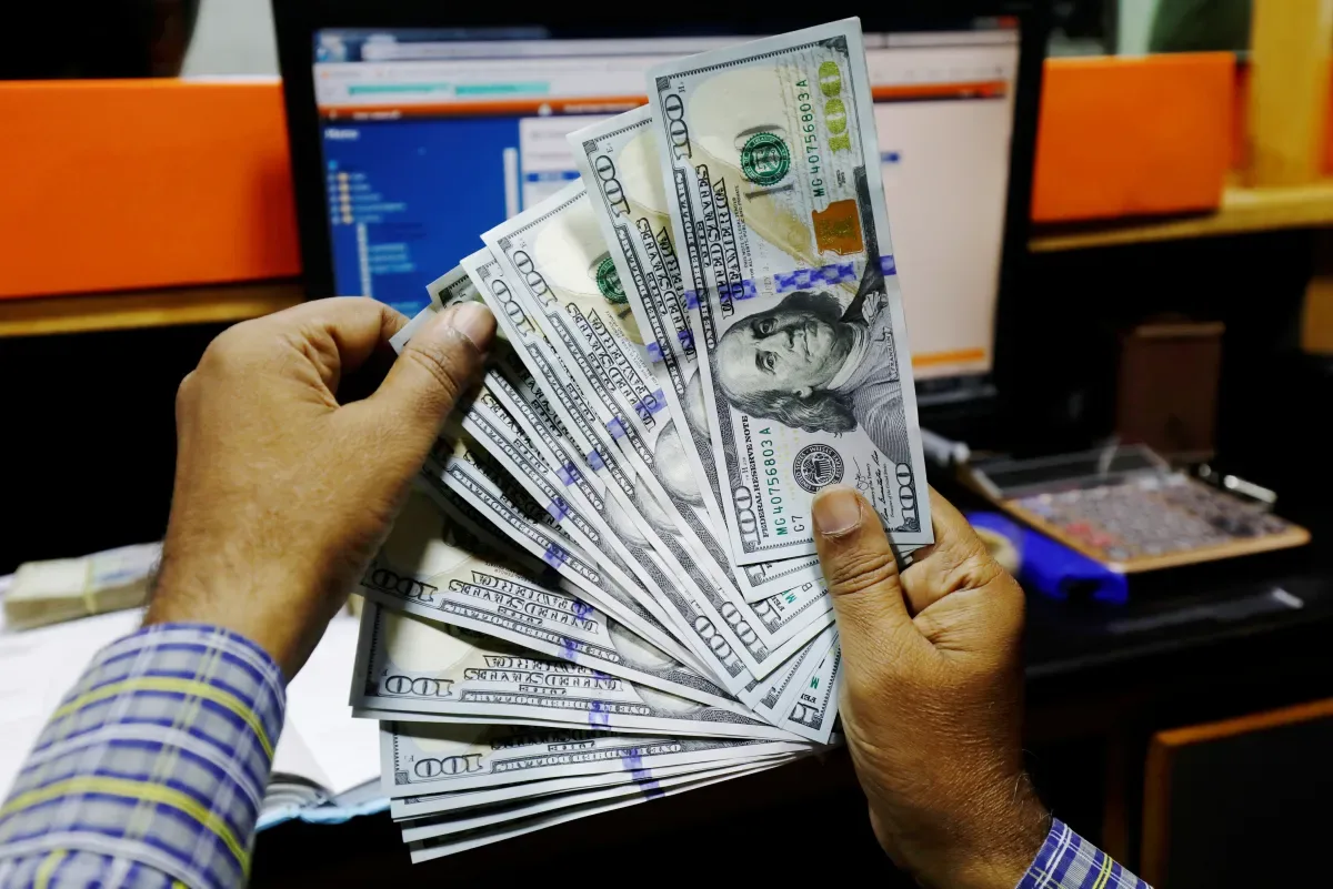 Real avança com disputa eleitoral acirrada e dólar cai para R$5,0892