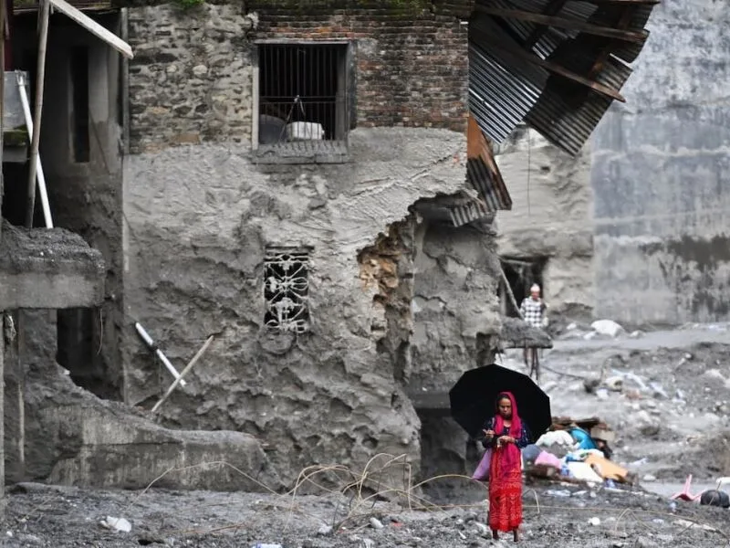 Famílias cobram respostas enquanto Nepal mantém buscas após avalanche