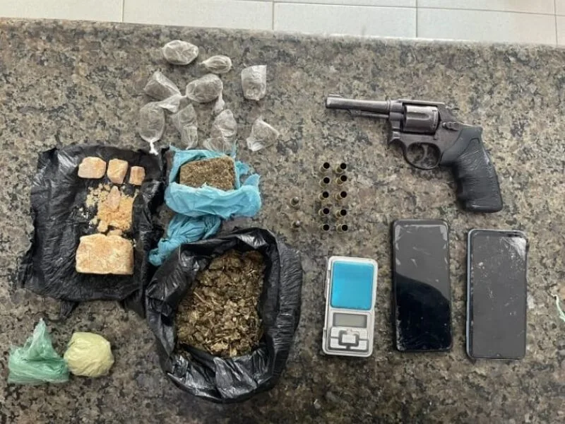 Arma e drogas são encontradas após apreensão por homicídio em Araripina