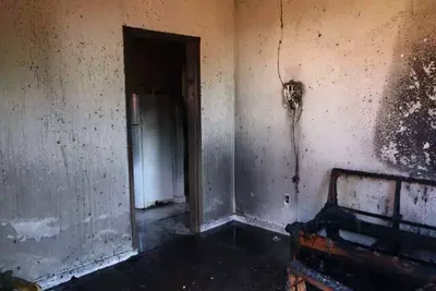 Curto-circuito provoca incêndio e destrói cômodos de casa no Jardim Colúmbia