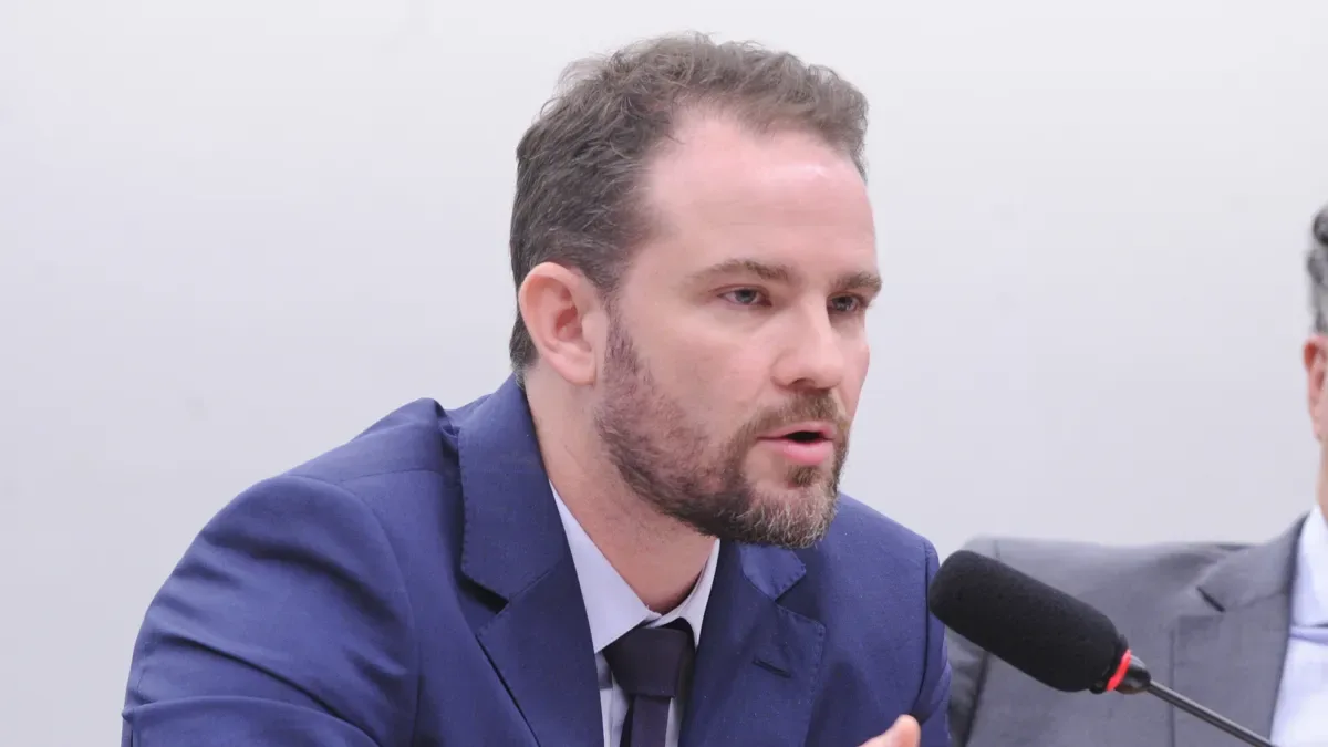 Governo estuda comprar dívidas antigas com desconto para limpar cadastro de famílias