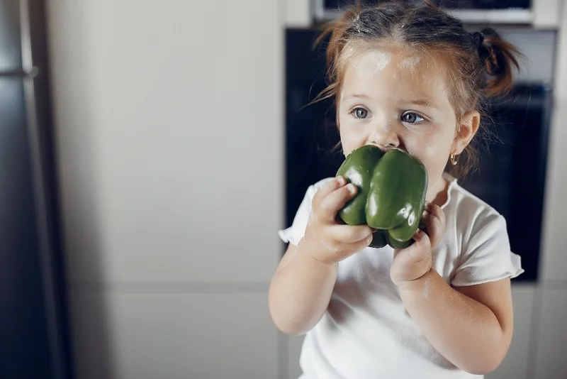 Hábitos simples podem aproximar crianças de verduras e legumes