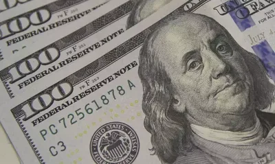 Dólar encerra o dia em alta, enquanto Ibovespa recua na B3