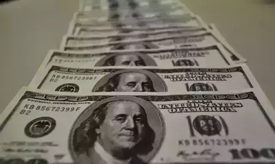 Dólar fecha em R$ 5,1472 com tensão externa e decisões sobre juros no radar
