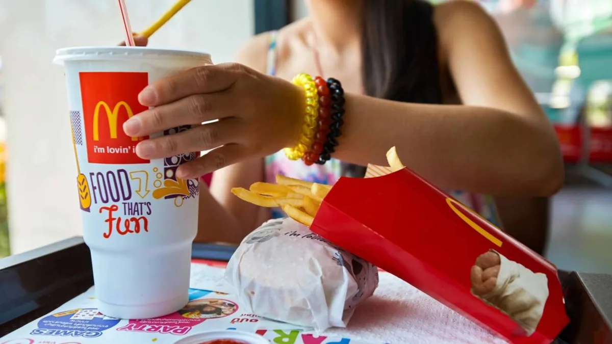McDonald’s lança plano de US$ 8,5 bilhões em meio à pressão sobre preços
