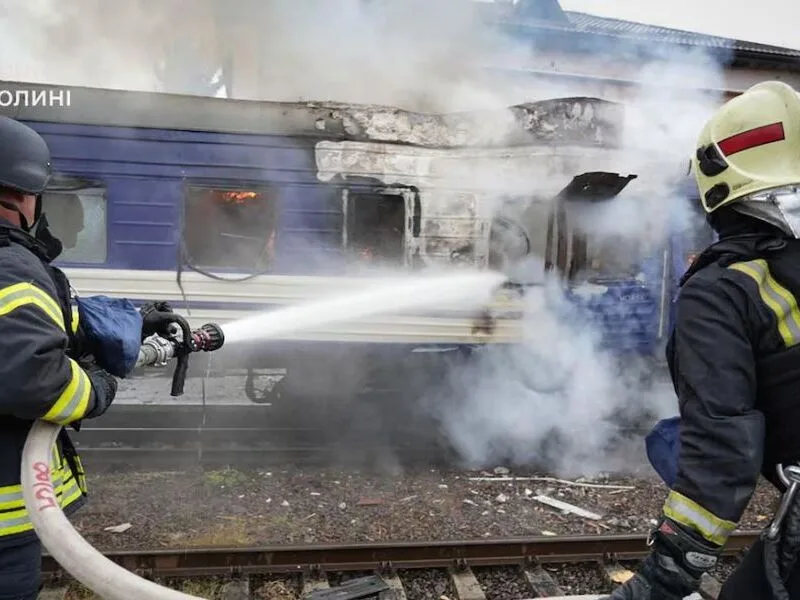 Drone atinge área ferroviária em Yahodyn, perto da fronteira polonesa
