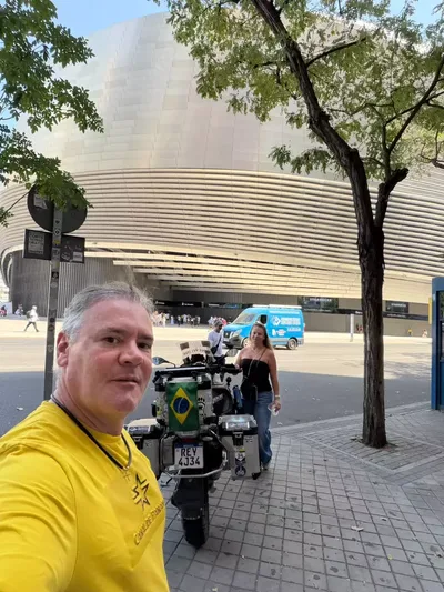 Celinho deixa BMW em Portugal e retorna ao Brasil durante viagem pela Europa