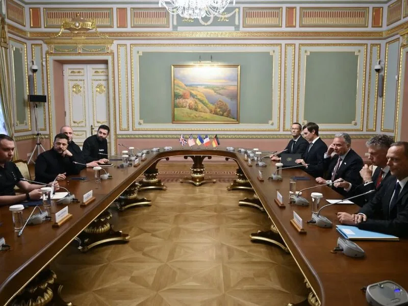 Encontro em Kiev reúne enviados dos EUA, Zelensky e autoridades europeias