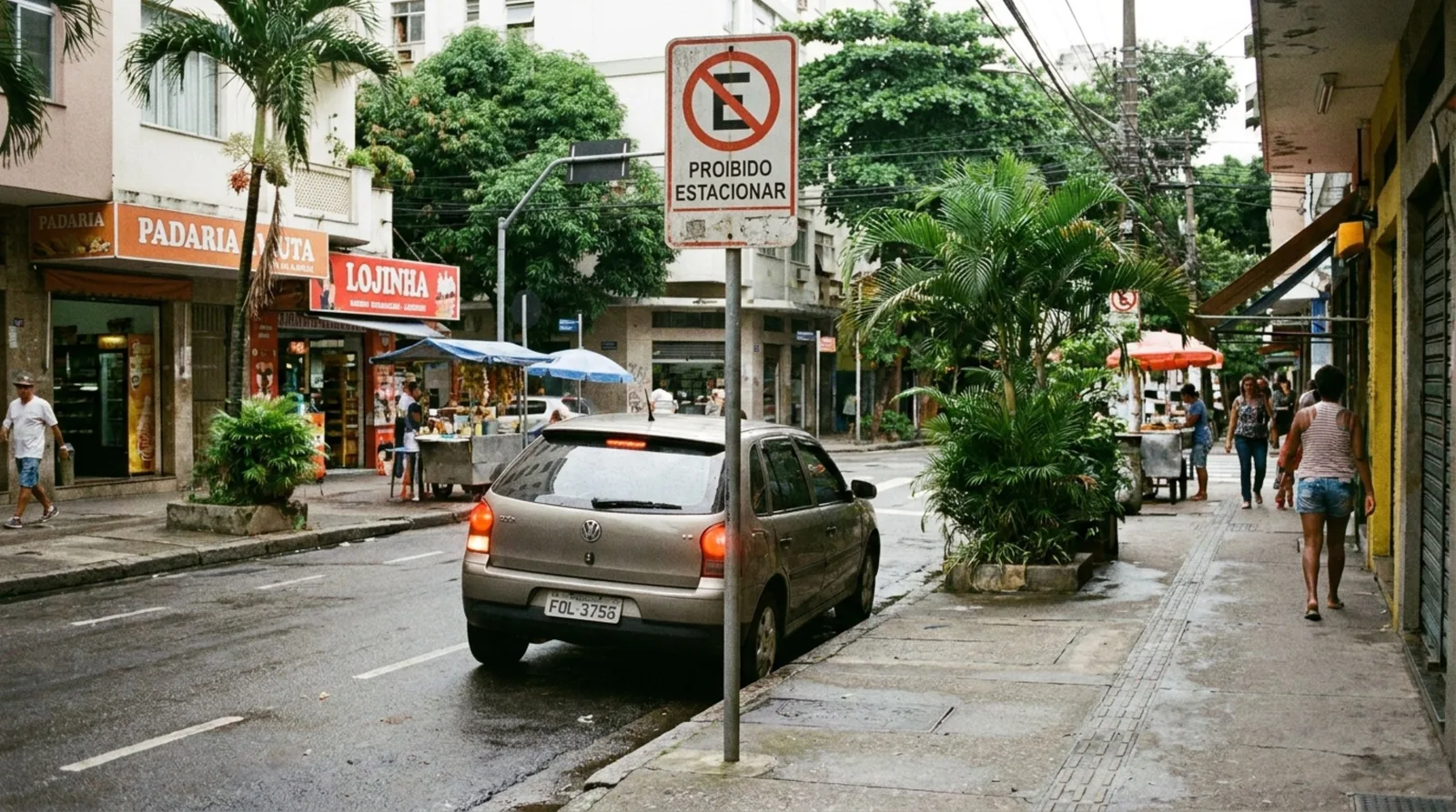 Pisca-alerta não permite estacionar em local proibido, mesmo por poucos minutos