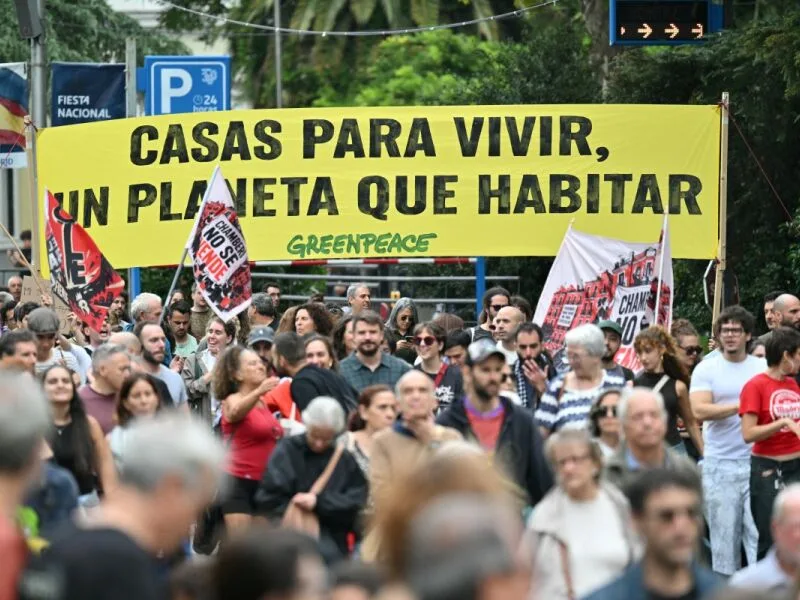 Crise habitacional leva atos às ruas e aumenta pressão sobre Sánchez