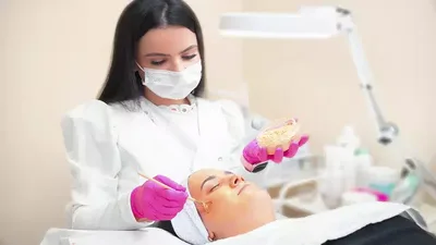 Esteticista cria método de limpeza de pele sem anestésico e com menos desconforto