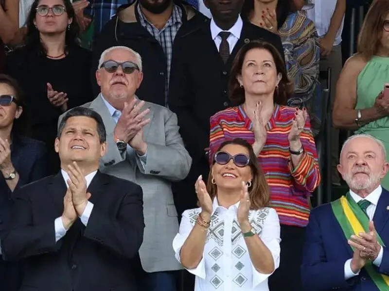 Desfile de 7 de Setembro reúne autoridades na Esplanada dos Ministérios