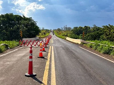Pontes da MS-040 restringem passagem de caminhões durante reforma