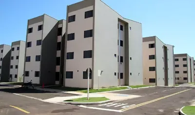 Pré-selecionados para 80 apartamentos em Campo Grande entregam documentos à Emha