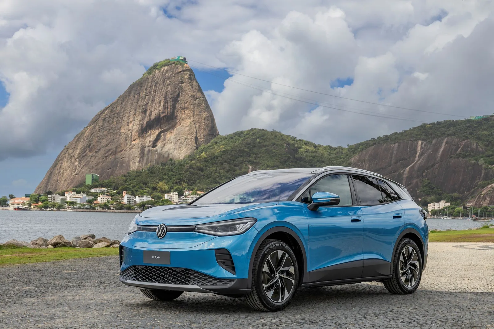 ID.4 elétrico chega às lojas brasileiras em outubro com autonomia de 389 km