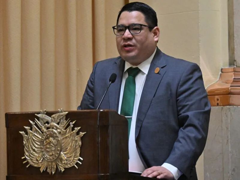 Roger Mariaca é suspenso na Bolívia, e José Urioste assume interinamente