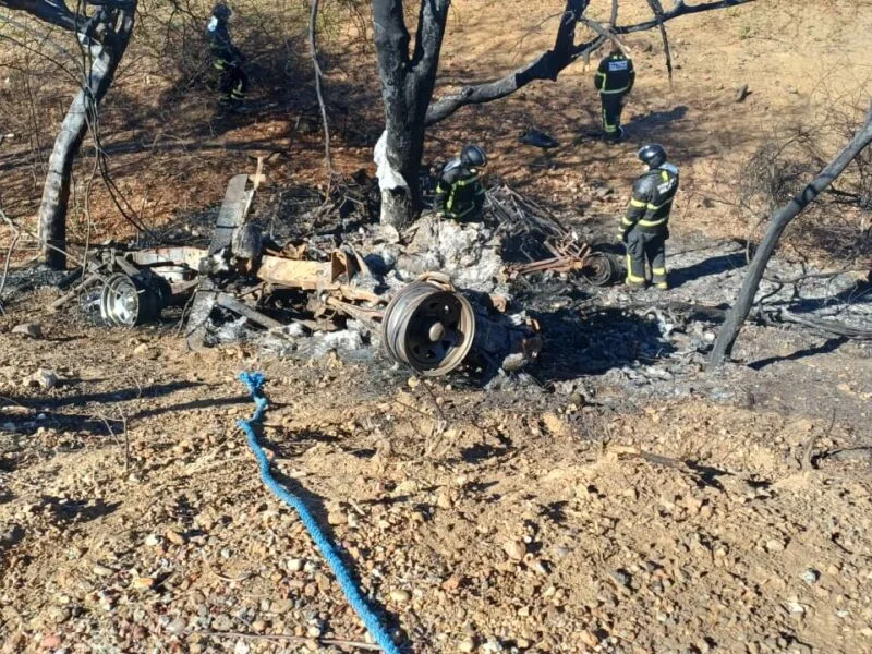 PRF e Polícia Civil apuram acidente com van e moto na BR-232