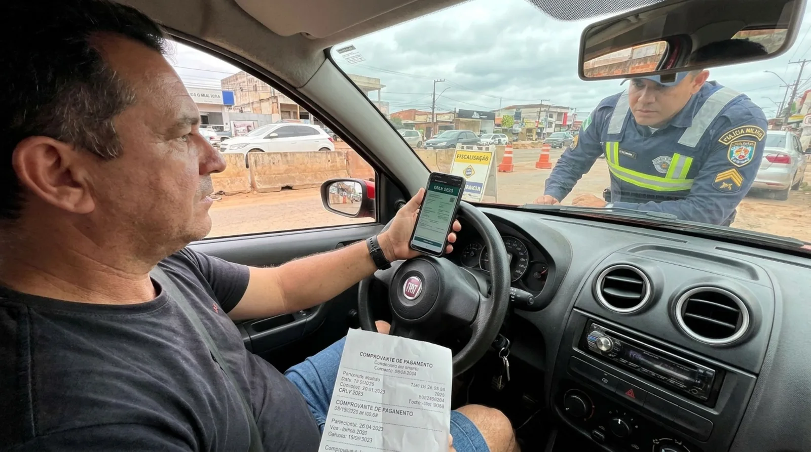 Comprovante de pagamento não substitui CRLV durante blitz