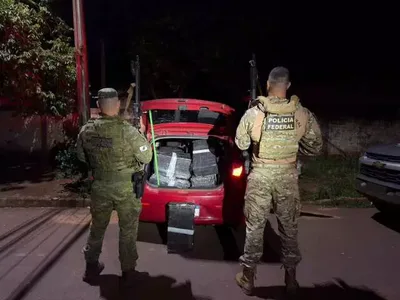Polícia Federal prende dupla com cerca de 330 quilos de maconha em Mundo Novo