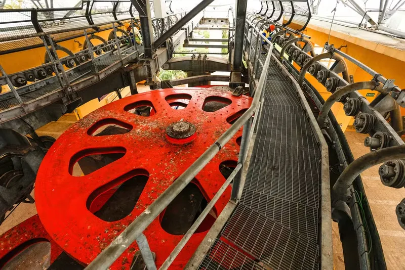 Teleférico do Alemão inicia troca de cabos após dez anos sem operação