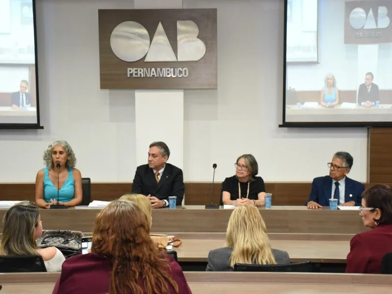 Campanha da OAB-PE recebe doações para instituições de idosos no Recife
