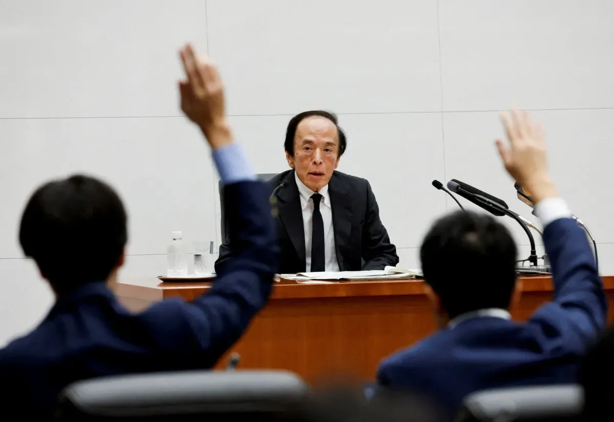 Iene cai após Banco do Japão elevar juros e admitir novas altas