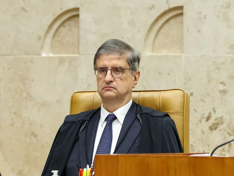Foto em Londres leva parlamentares a pedir investigação sobre Paulo Gonet