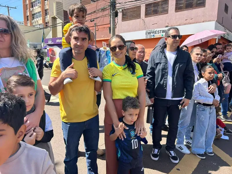 Desfile de 7 de Setembro reúne até 12 mil pessoas em Campo Grande