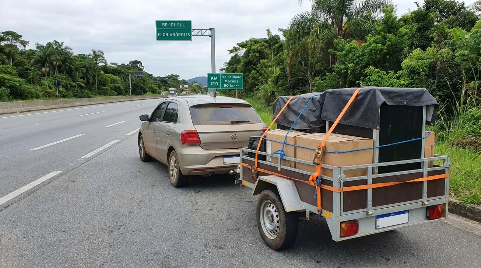 Reboque no carro: confira habilitação, pesos, engate e documentação