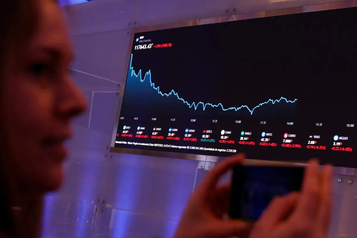 Ibovespa recua 0,93% com petróleo acima de US$ 100
