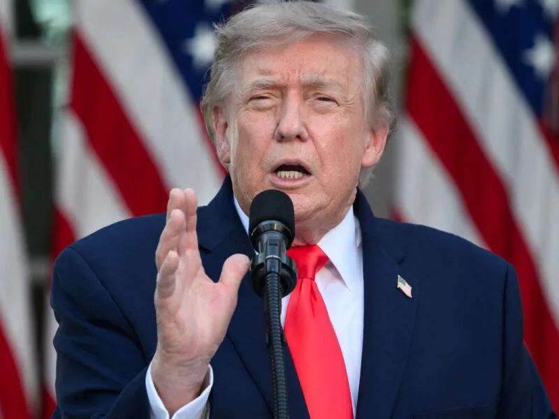 Decisão sobre cédulas pelo correio amplia confronto de Trump com a Suprema Corte