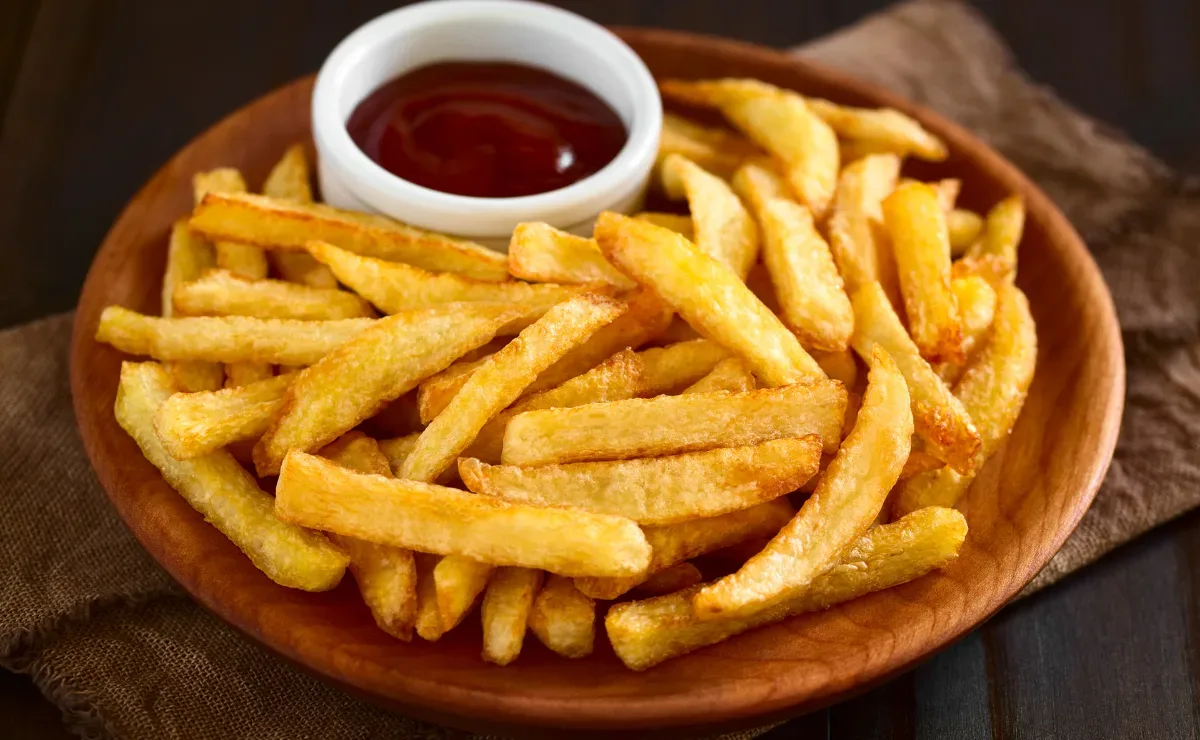 Como fazer batata frita sequinha e crocante em casa