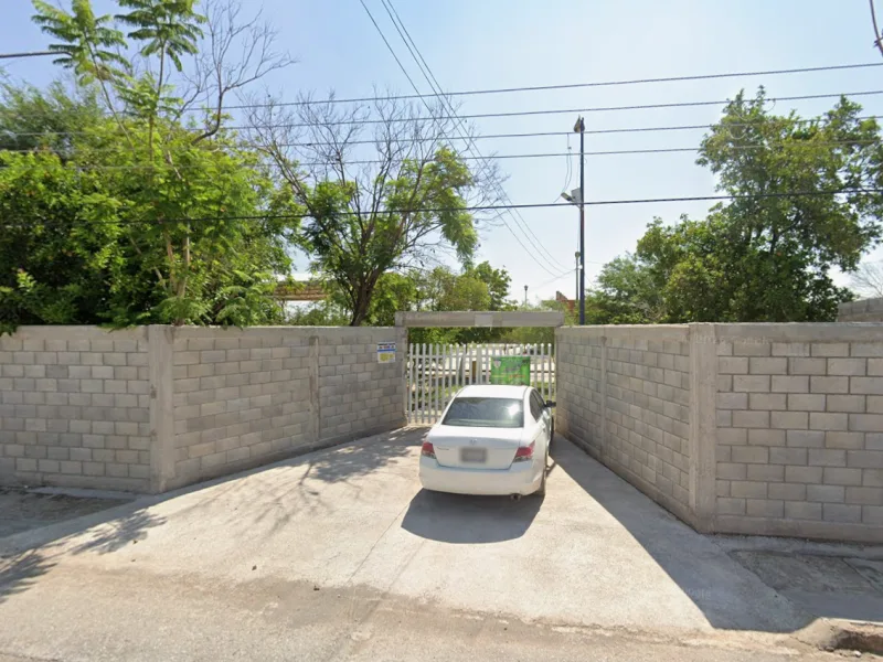 Subdiretora morre após invasão de ex-alunos em escola de Torreón